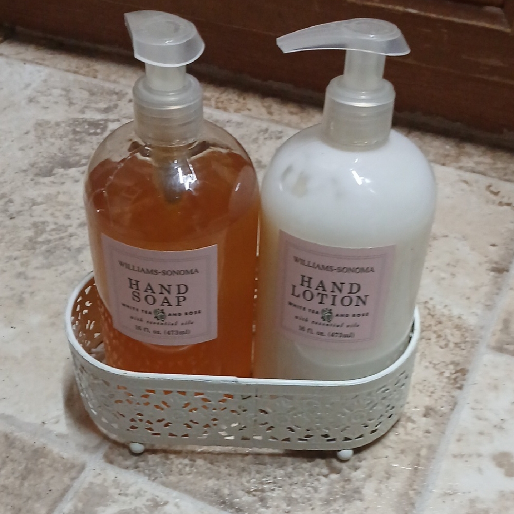 Williams Sonoma White Tea And Rose Hand Soap/Lotion Set